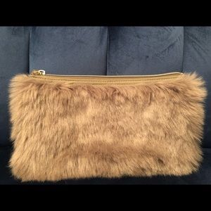Uniqlo Fur Multi-pocket Clutch